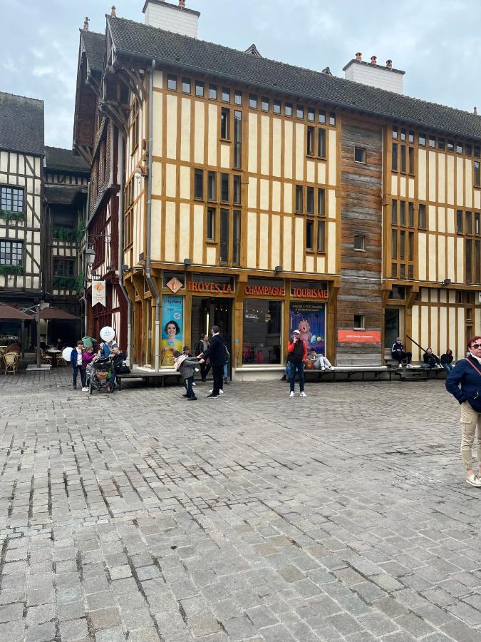 Coeur De Bouchon Lägenhet Troyes Exteriör bild